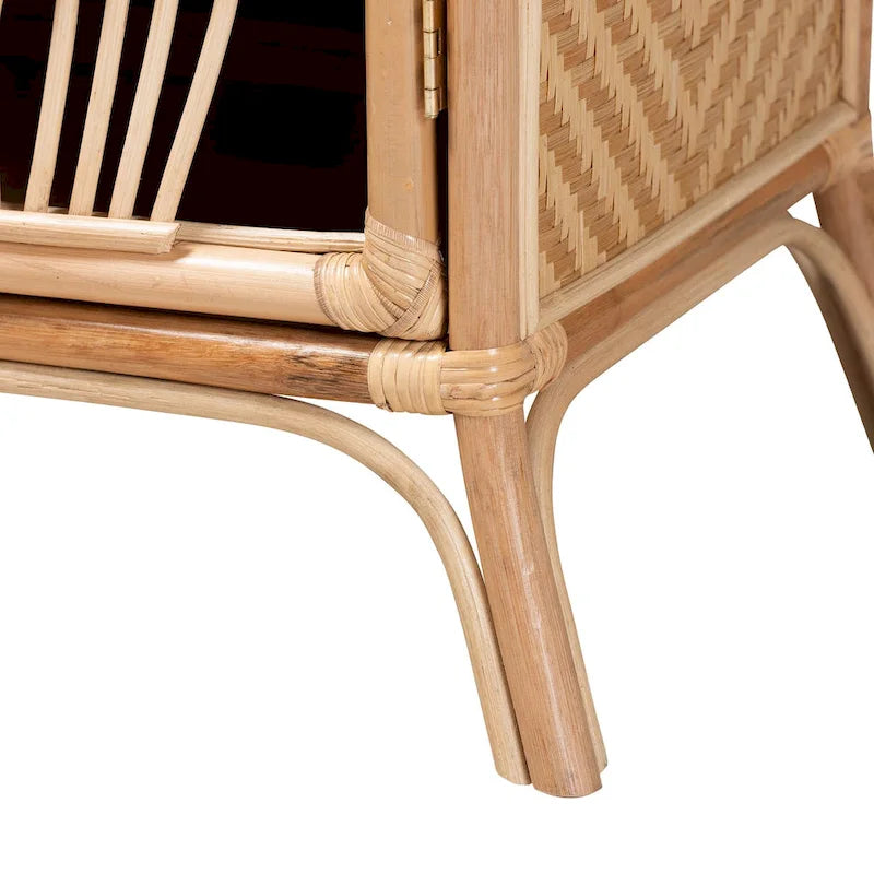 Table de chevet en rotin marron naturel avec porte et étagères