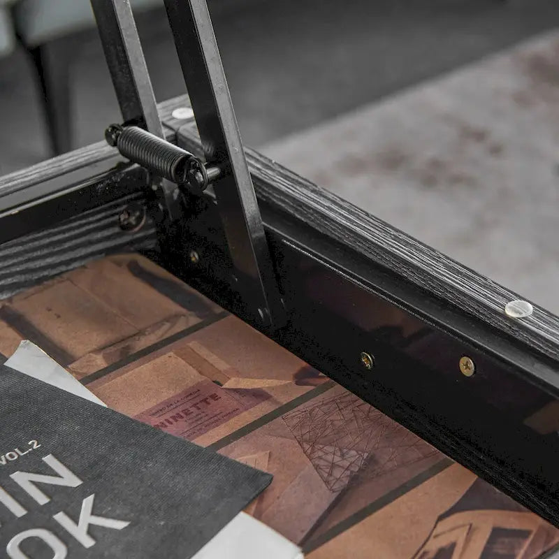 Table basse relevable avec rangement dissimulé